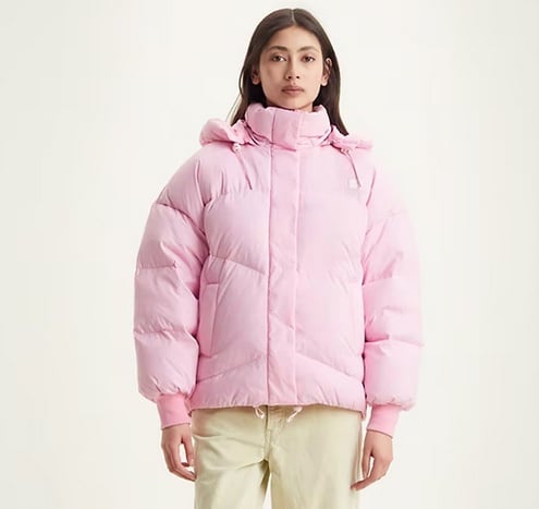 Las rebajas de enero en Levi&acute;s lo est&aacute;n petando: no te quedes sin estos looks esenciales