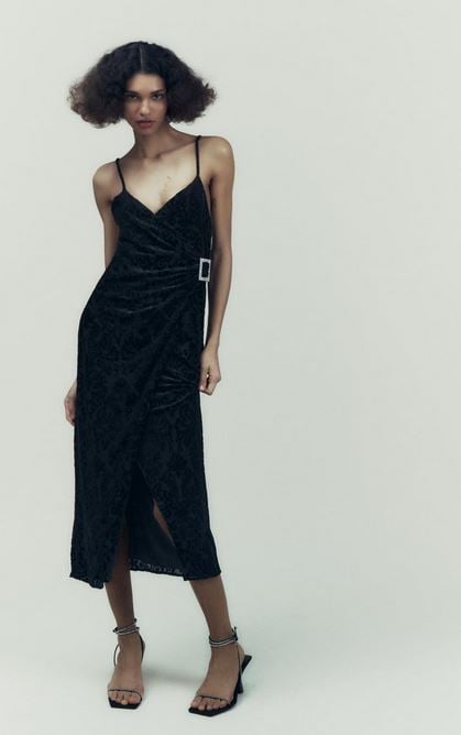 El vestido de Zara que debes comprar para tu próxima boda a la mitad de precio