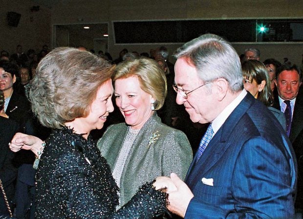 El Rey Constantino de Grecia junto a la Reina Sofía. / Gtres