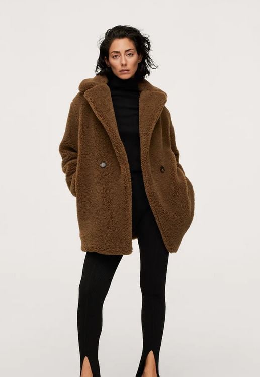 Mango Outlet rebaja el abrigo rojo pasi&oacute;n que est&aacute; triunfando este invierno