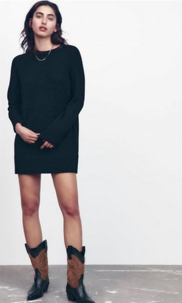 Vestido combinado con botas cowbow / Zara
