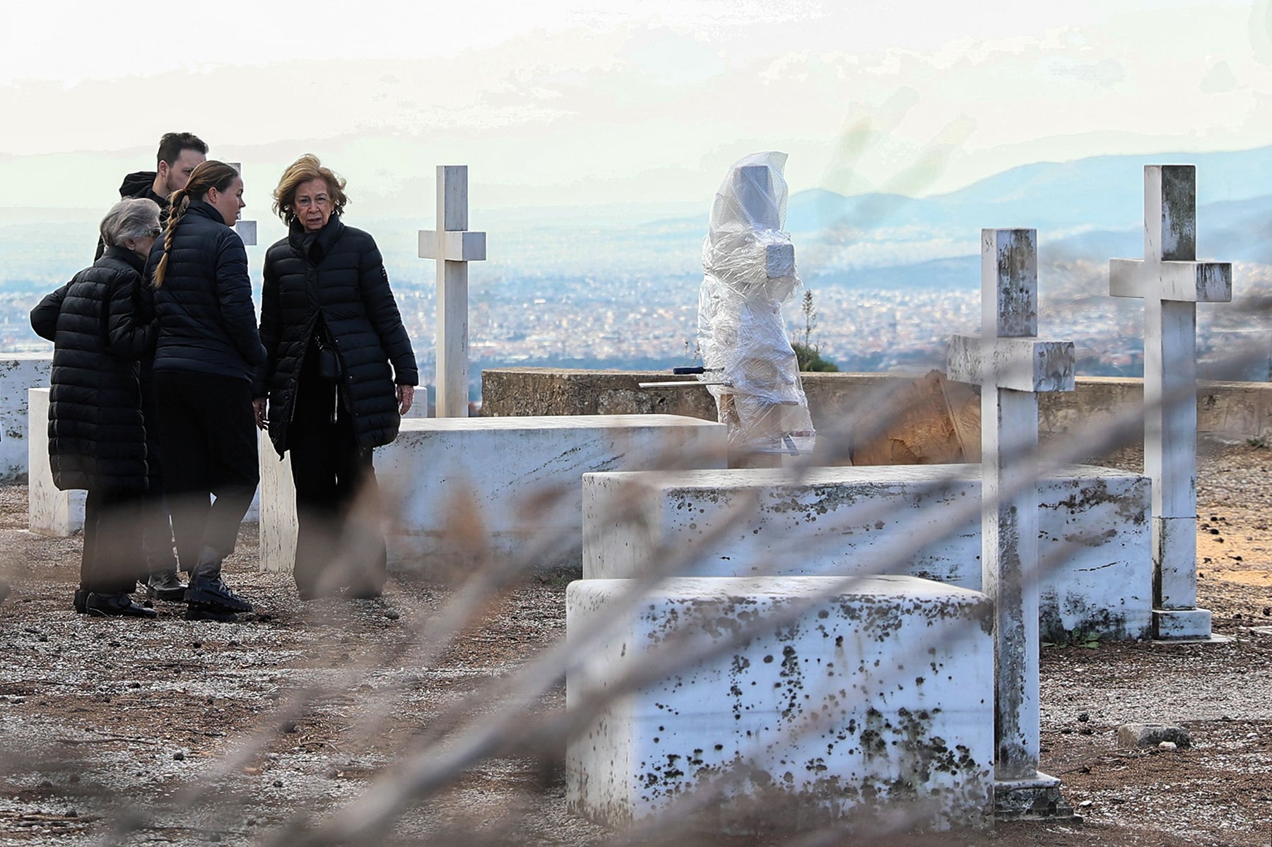 La Reina Sof&iacute;a junto a Nina Flohr en Tatoi. / Gtres