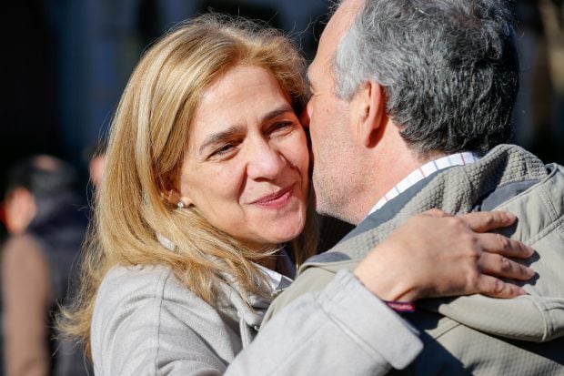 La Infanta Cristina dando un beso a I&ntilde;aki Urdangarin / Gtres