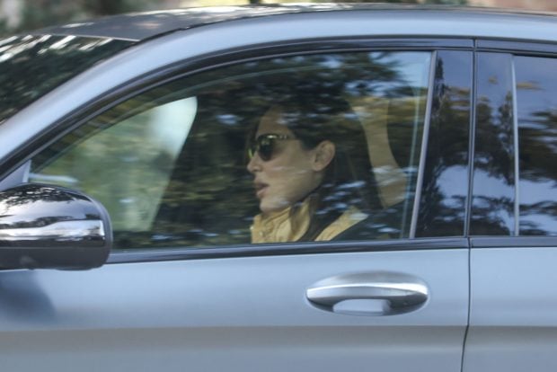 Tamara Falcó se blinda en su coche / Gtres