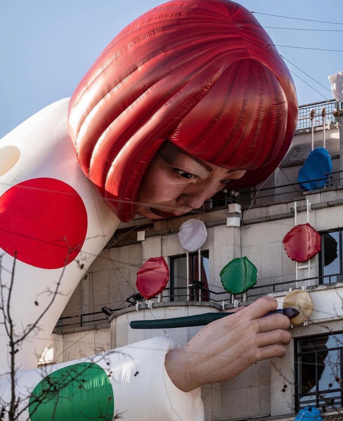 Louis Vuitton sorprende a todos los parisinos con esta fachada
