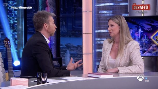 Anne Igartiburu junto a Pablo Motos en 'El Hormiguero' / Antena 3