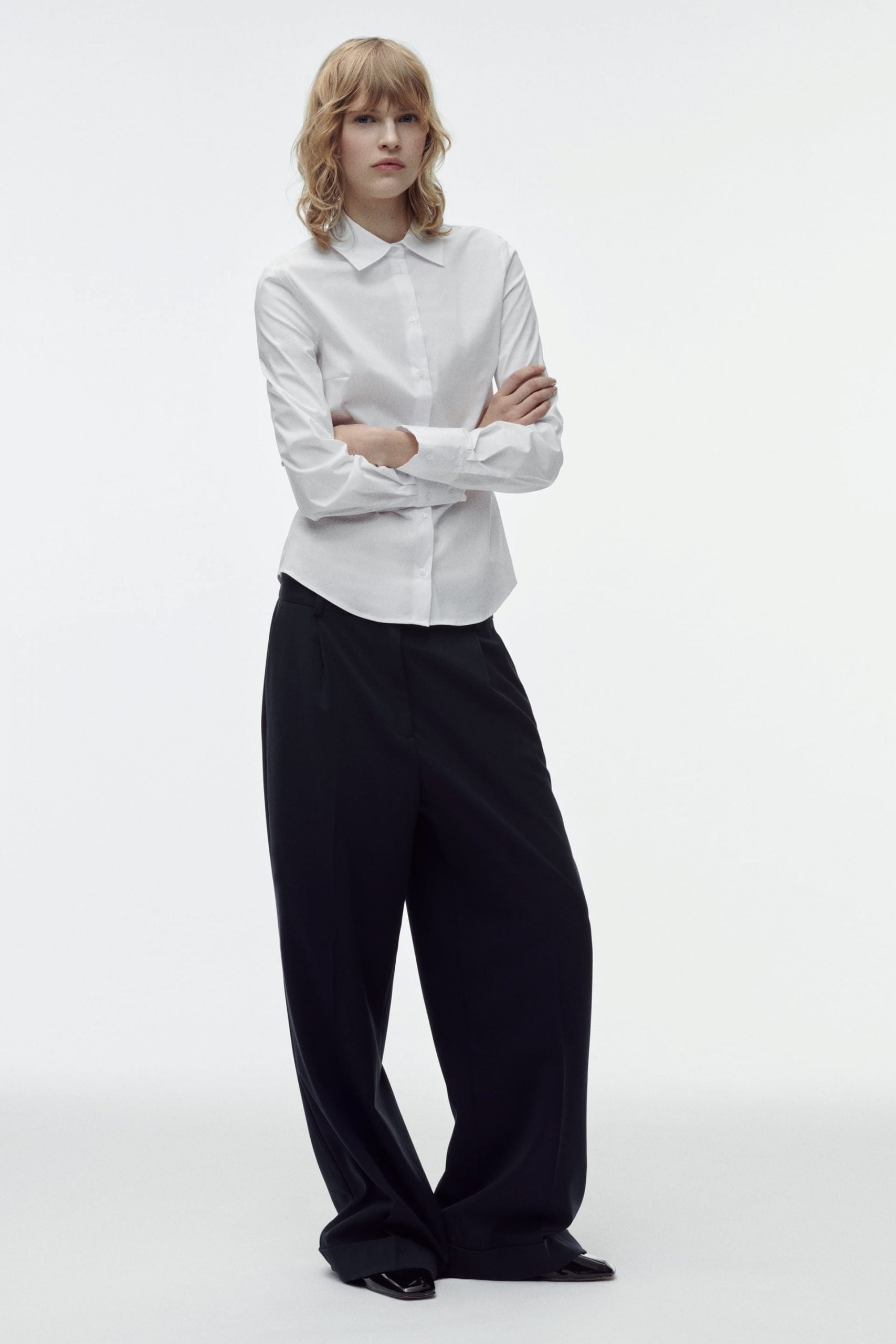 Las camisas blancas de Zara que podr&aacute;s llevar con un vaquero a la oficina por menos de 20 euros