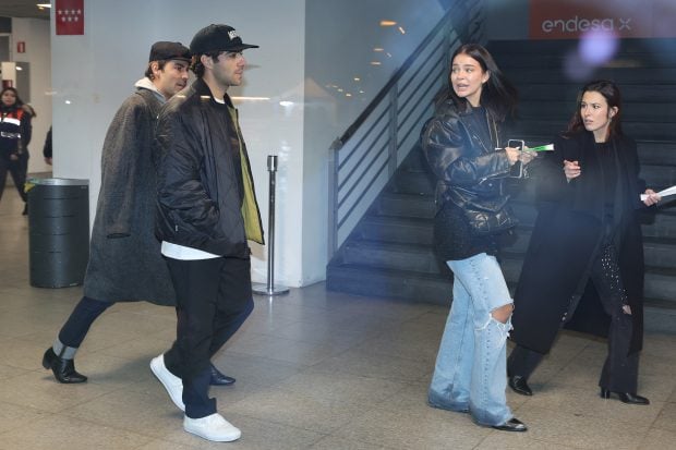 Laura Escanes y &Aacute;lvaro de Luna yendo a un concierto. / Gtres
