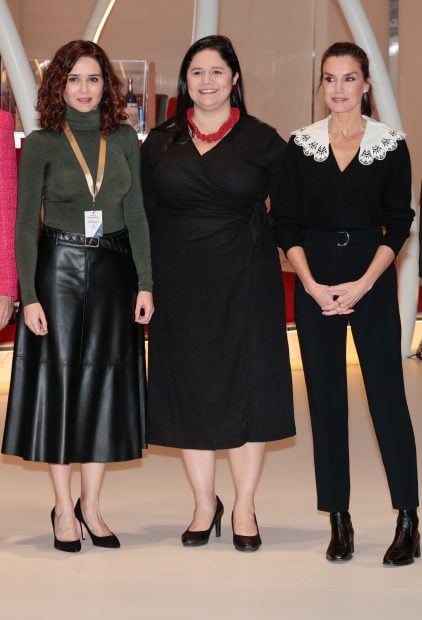 La Reina Letizia e Isabel D&iacute;az Ayuso en Fitur. / Gtres