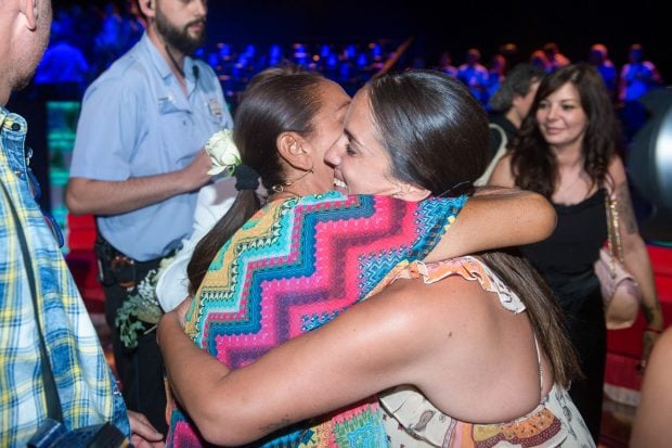 Isabel y Anabel Pantoja abraz&aacute;ndose / Gtres
