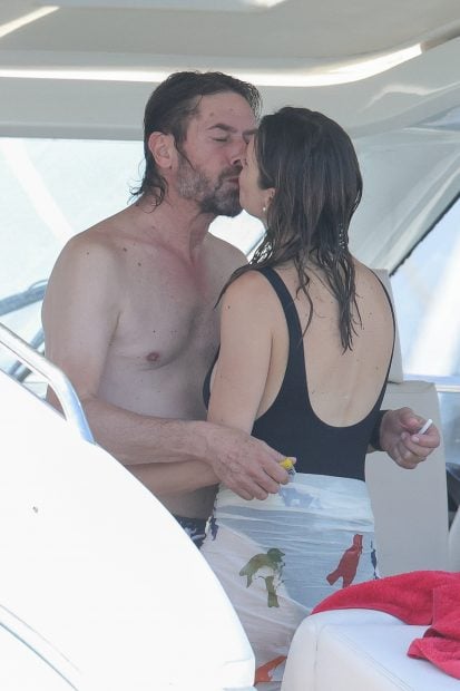 Santiago Pedraz y Esther Do&ntilde;a de vacaciones en Ibiza / Gtres