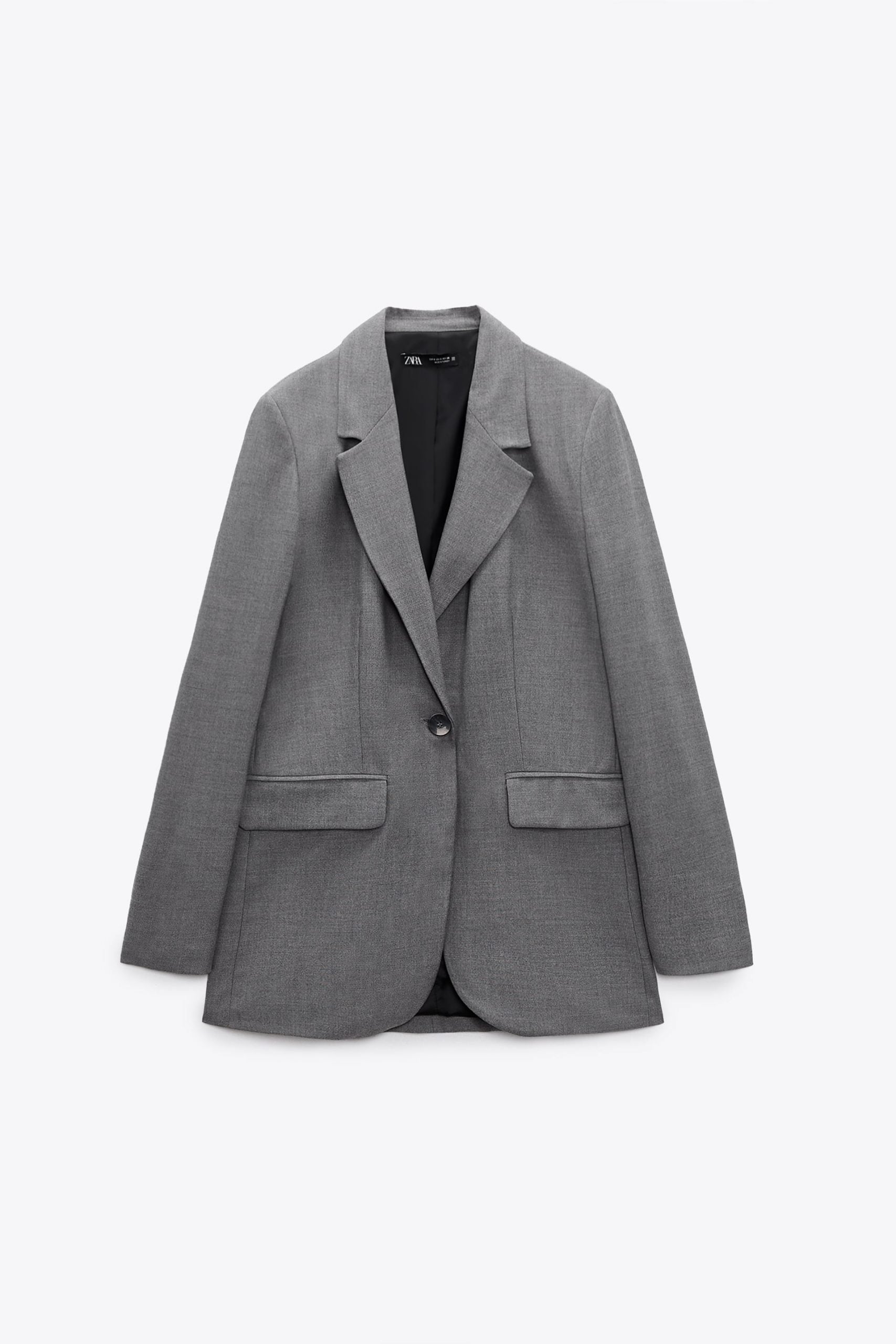 Aprovecha la última hora de las rebajas de Zara y no te quedes sin esta blazer que es todo un básico