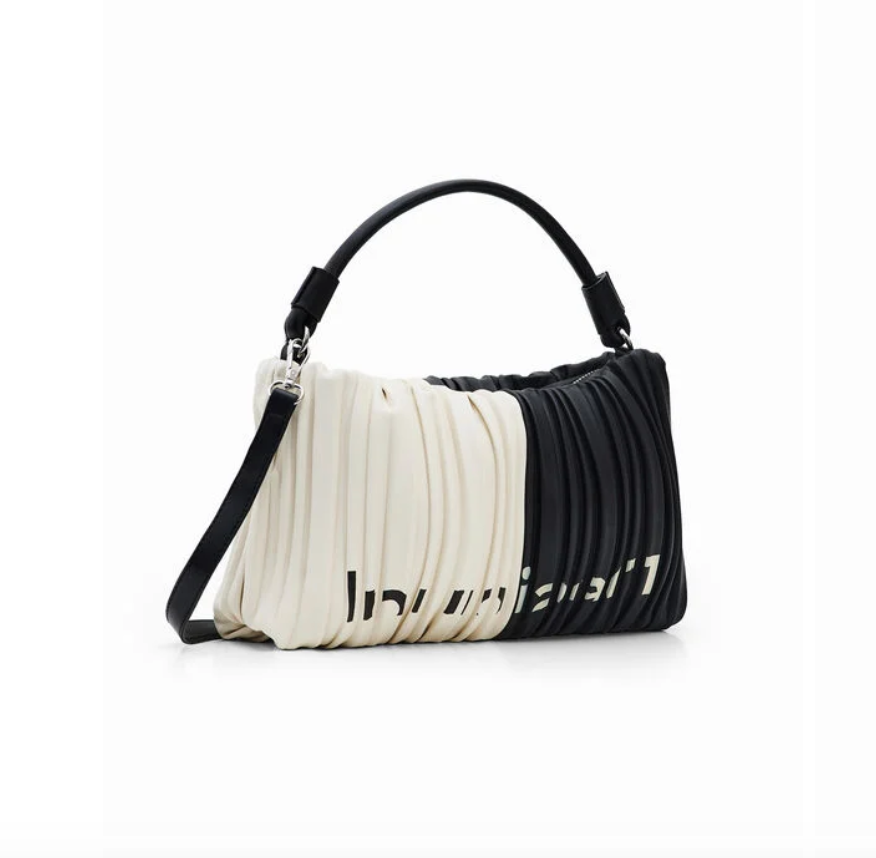 Este es el bolso al puro estilo Desigual que cuesta menos de 30 euros