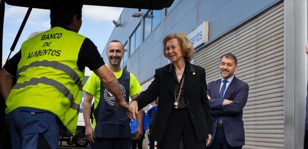 La Reina Sofía en el banco de alimentos / BANCOTEIDE