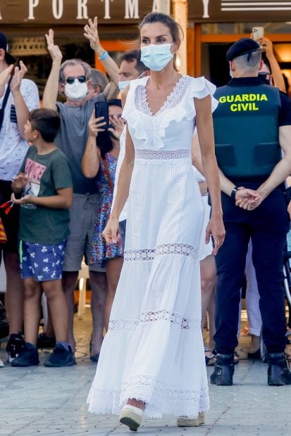 La Reina Letizia con un vestido de Charo Ruiz. / Gtres