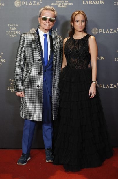 Jos&eacute; Ortega Cano y Gloria Camila en el photocall de la gala de San Isidro 2023. / Gtres