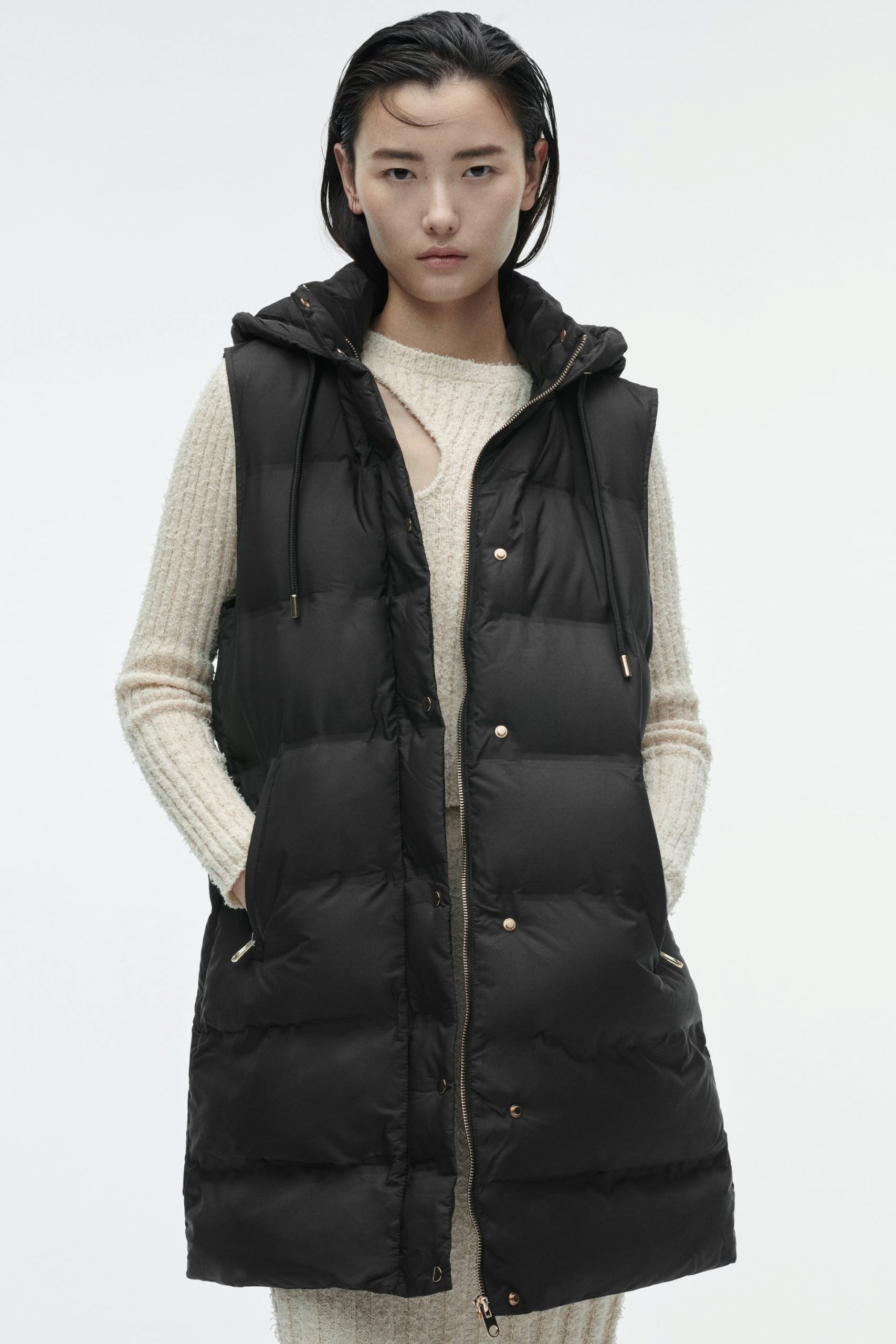 Este chaleco acolchado de Zara no para de venderse: elegante y abrigado