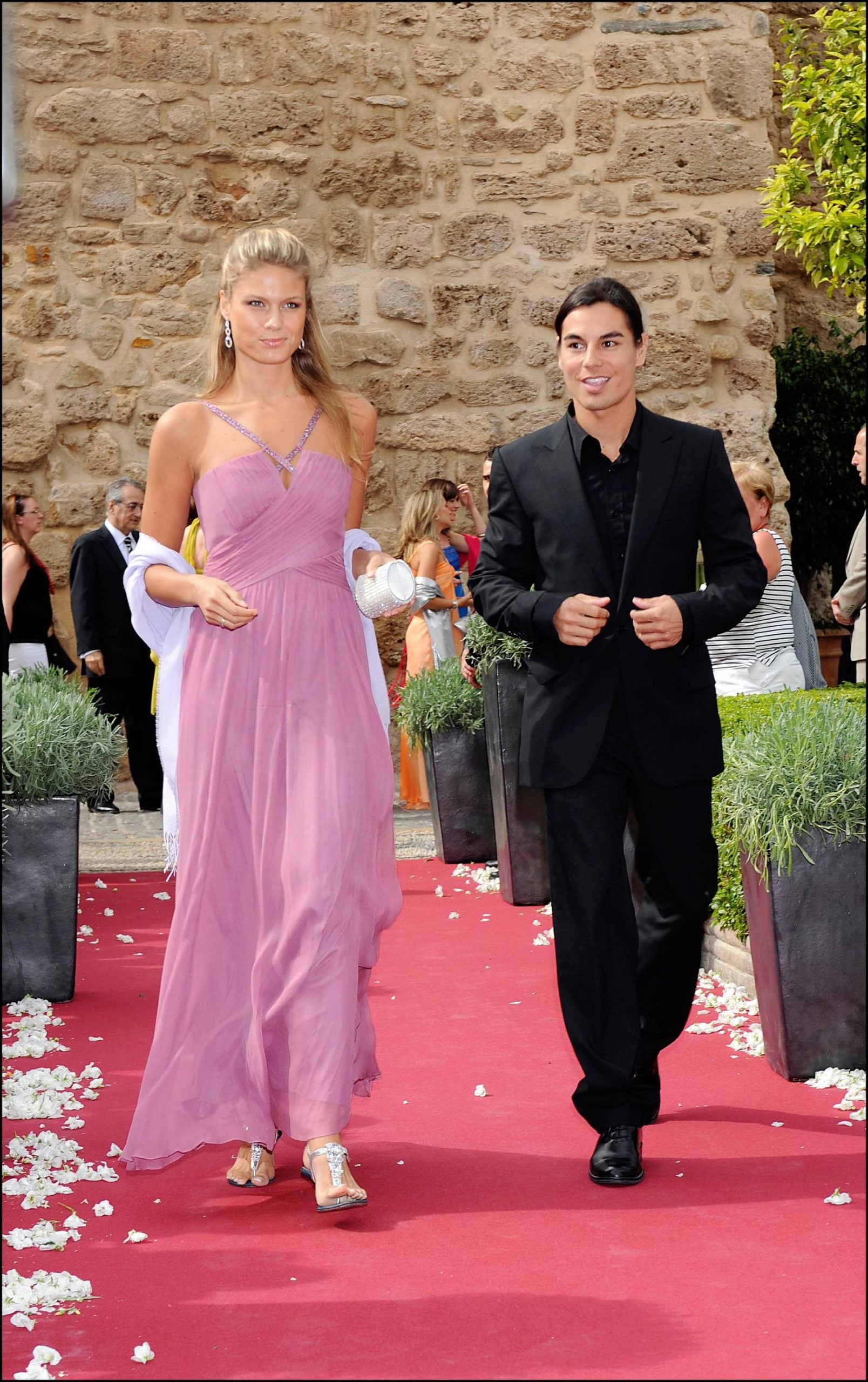 Charisse Verhaert y Julio José Jr. en una boda / Gtres
