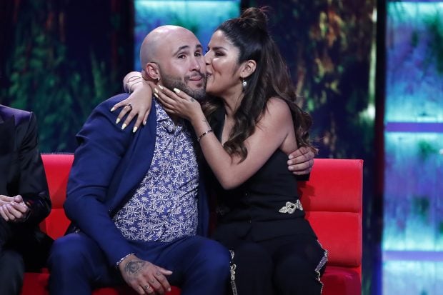 Isa Pantoja dando un beso a Kiko Rivera / Gtres