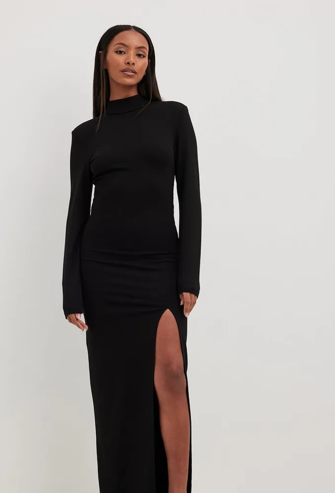 El vestido de NA-KD que tiene una espalda de esc&aacute;ndalo a un precio incre&iacute;ble