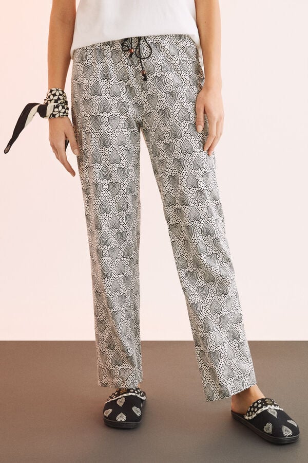 Women&acute;secret arrasa estas rebajas con los conjuntos de pijamas: baratos y mon&iacute;simos