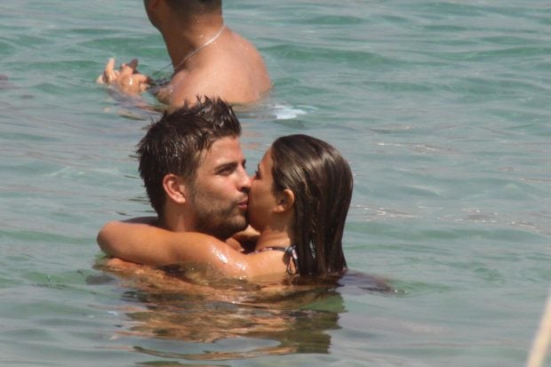 N&uacute;ria Tom&aacute;s y Piqu&eacute; en Grecia / Gtres