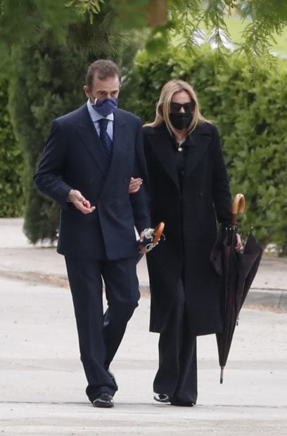 Ana Obreg&oacute;n y Alessandro Lequio en un funeral / Gtres