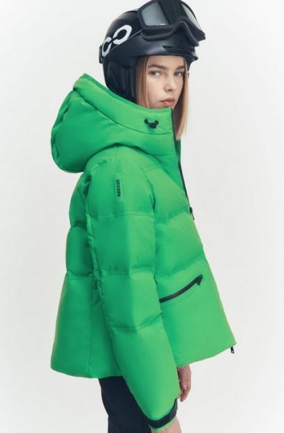 ¿Estas pensando en ir a la nieve? Este es el outfit ideal para no pasar frío