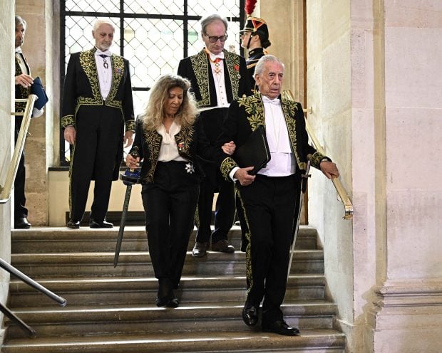 Mario Vargas Llosa ingresa en la Academia Francesa / Gtres