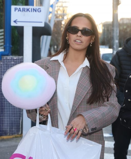 Gloria Camila yendo al cumpleaños del pequeño José María. / Gtres