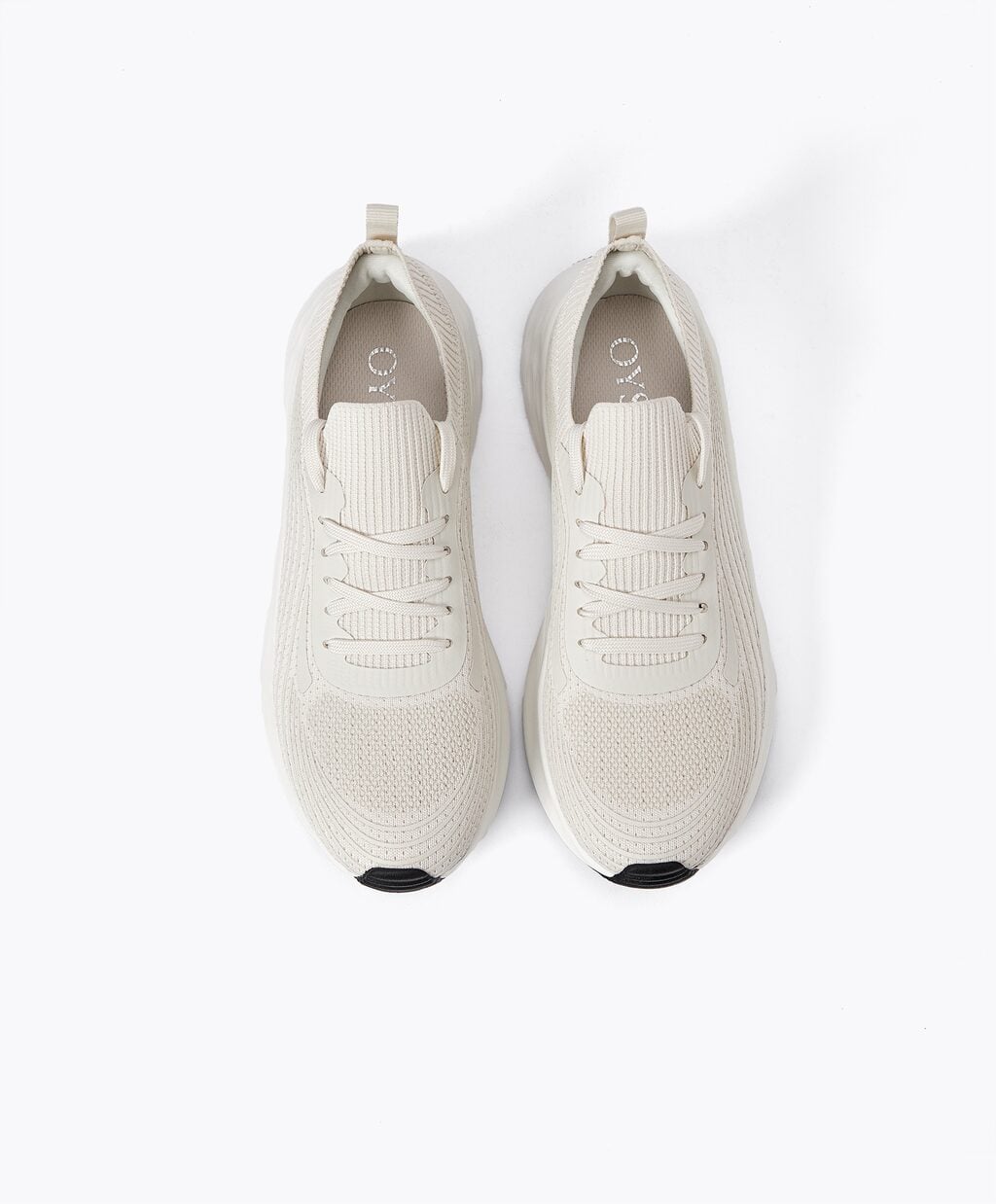 Oysho clona a Adidas y arrasa con sus nuevas deportivas a un precio de escándalo