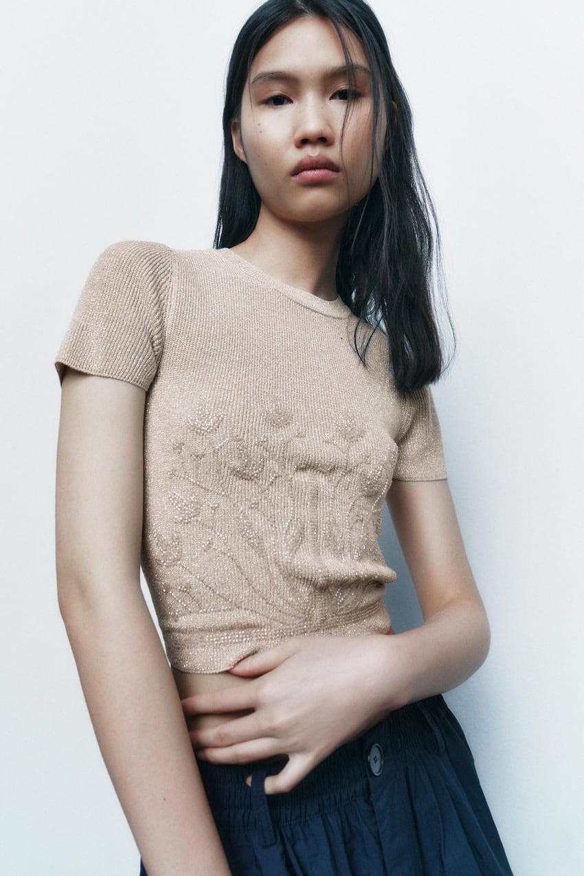 Zara arrasa en ventas con este top estrella para la primavera