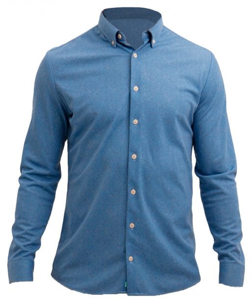 Camisa azul sostenible. / Sepiia