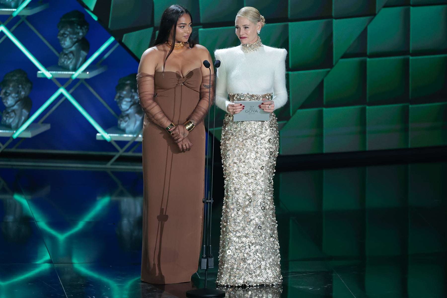 Berta V&aacute;zquez y Bel&eacute;n Rueda en los Premio Goya 2023/ Gtres