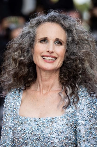 Andie MacDowell luciendo canas / Gtres