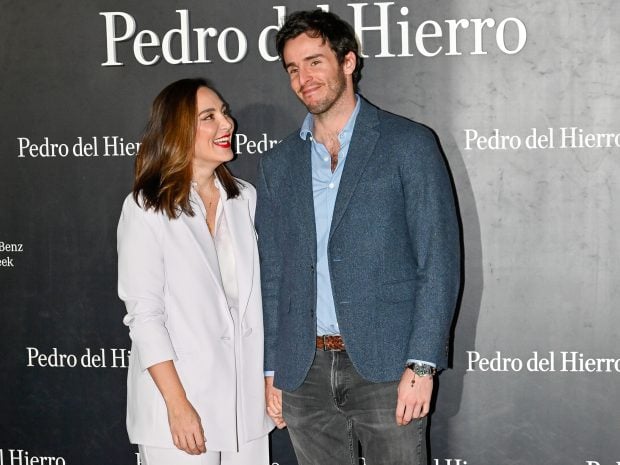 Tamara Falc&oacute; e &Iacute;&ntilde;igo Onieva en el desfile de Pedro del Hierro. / Gtres