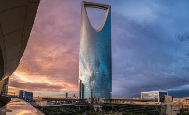 Hotel Four Seasons / Booking