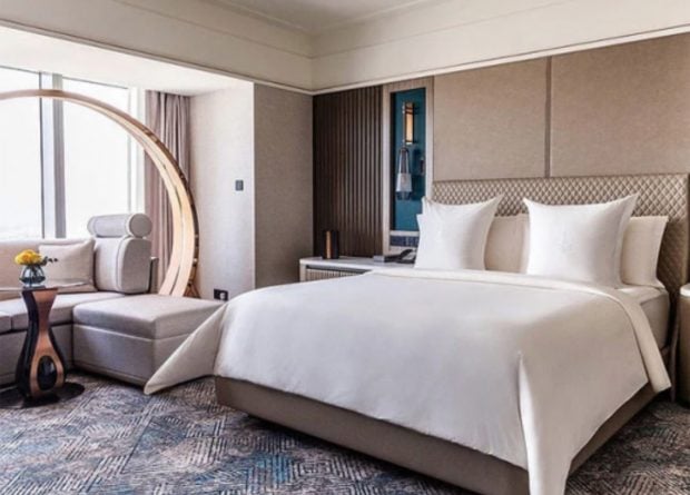 Hotel Four Seasons / Booking