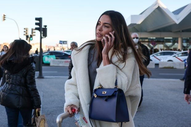Joana Sanz en su llegada a Madrid. / Gtres
