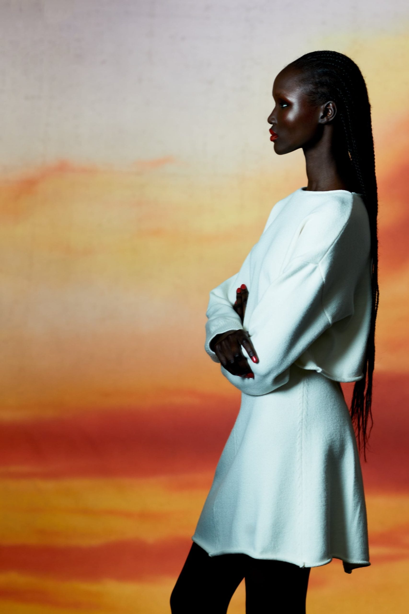 El jersey blanco de Zara que tiene lista de espera: marca tu cintura