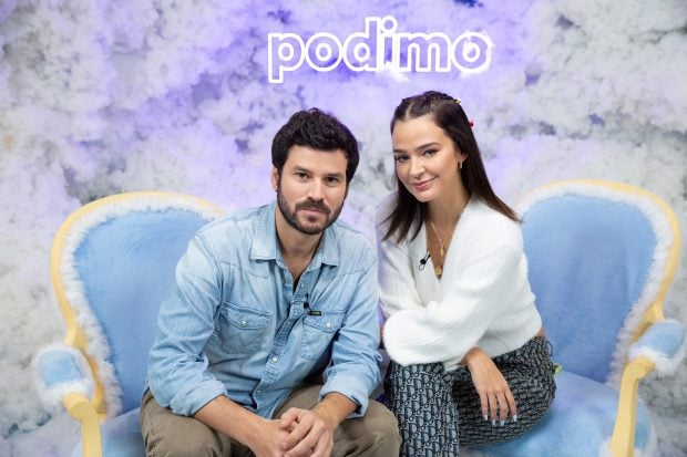 Laura Escanes y Willy Bárcenas en el podcast 'Entre el cielo y las nubes' / Podimo