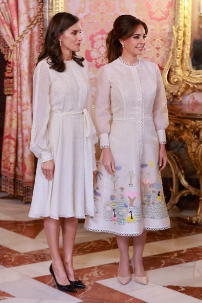 La Reina Letizia se enfunda en un dise&ntilde;o cl&aacute;sico / Gtres