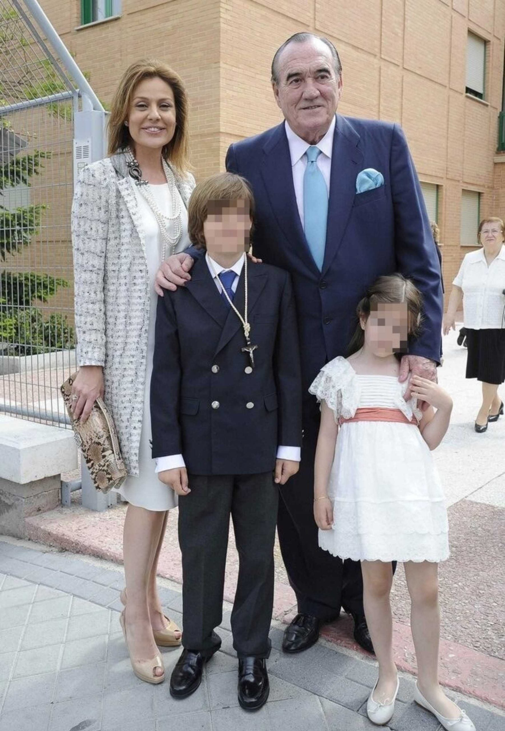 Fernando Fern&aacute;ndez Tapias y Nuria Gonz&aacute;lez junto a sus hijos / Gtres
