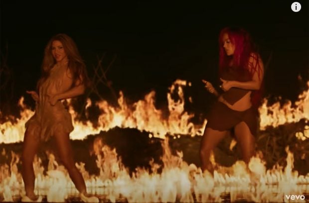 Shakira y Karol G en 'TQG' / Youtube