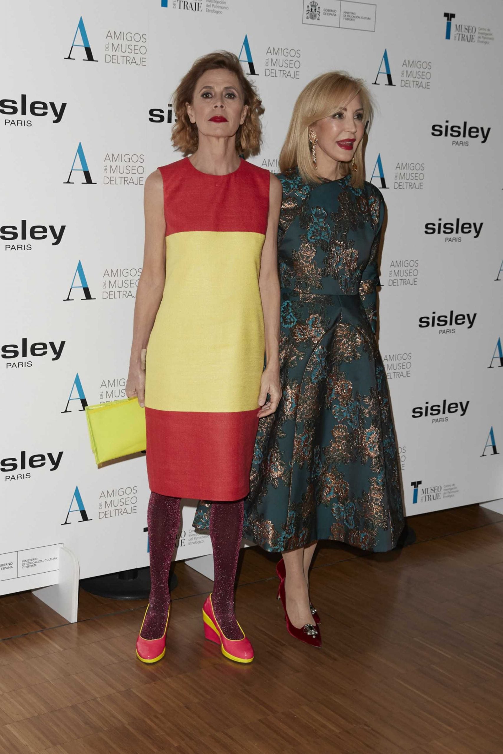 Agatha Ruiz de la Prada y Carmen Lomana en un evento / Gtres
