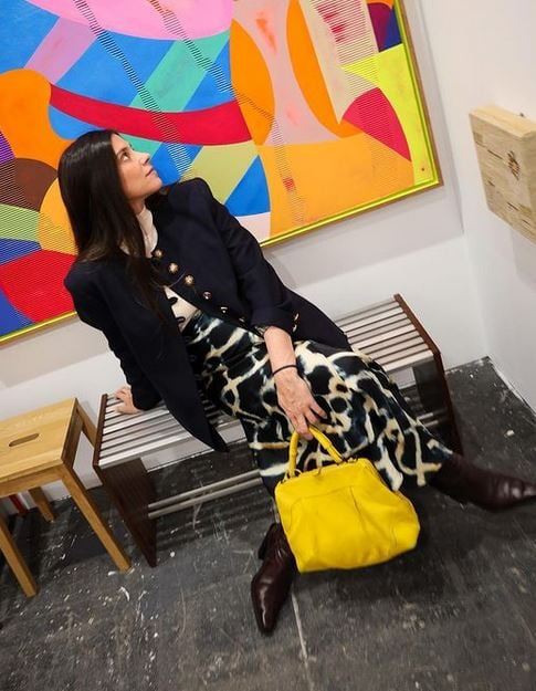 La falda de Mar&iacute;a Garc&iacute;a de Jaime que pega con todo y sienta bien en todos los cuerpos es de Zara