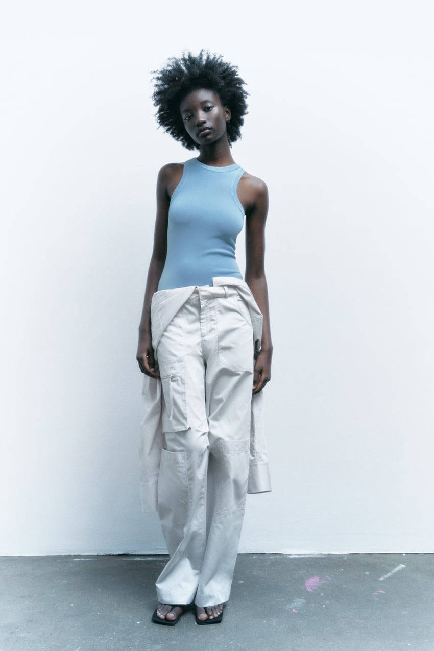 El top básico de Zara que usarás para cada outfit esta primavera: pega con todo