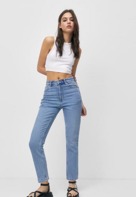 Te esconden la barriga: así son los pantalones vaqueros de Pull&Bear estrella