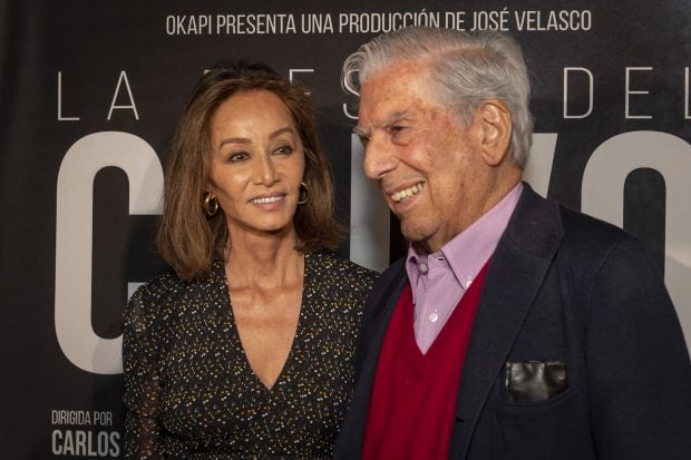 Mario Vargas Llosa e Isabel Preysler en un photocall / Gtres