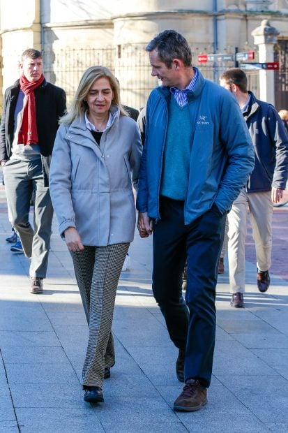 La infanta Cristina e I&ntilde;aki Urdangarin paseando / Gtres